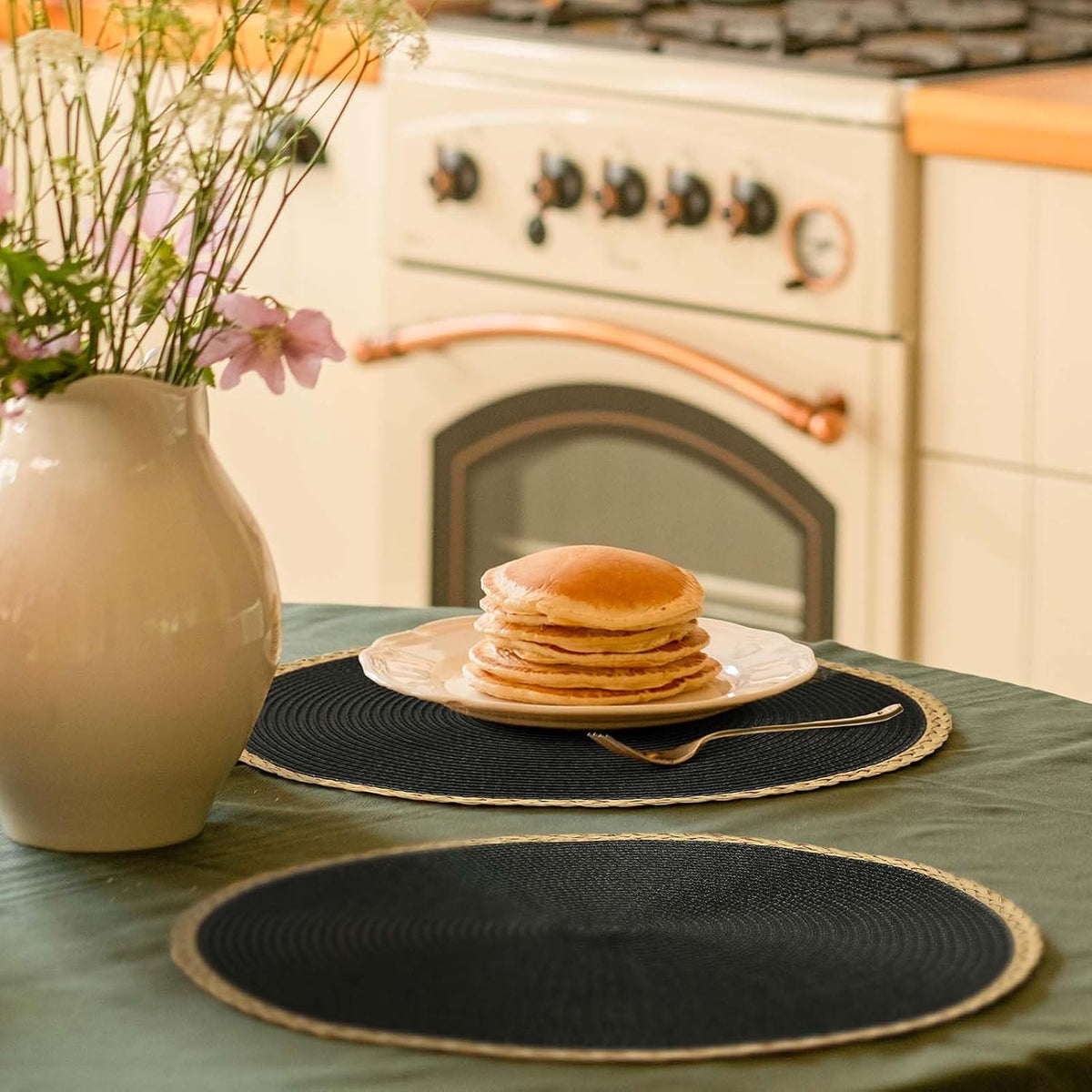 Round Placemats Set of 4, Woven Table Mats, Thin Edge, Black
