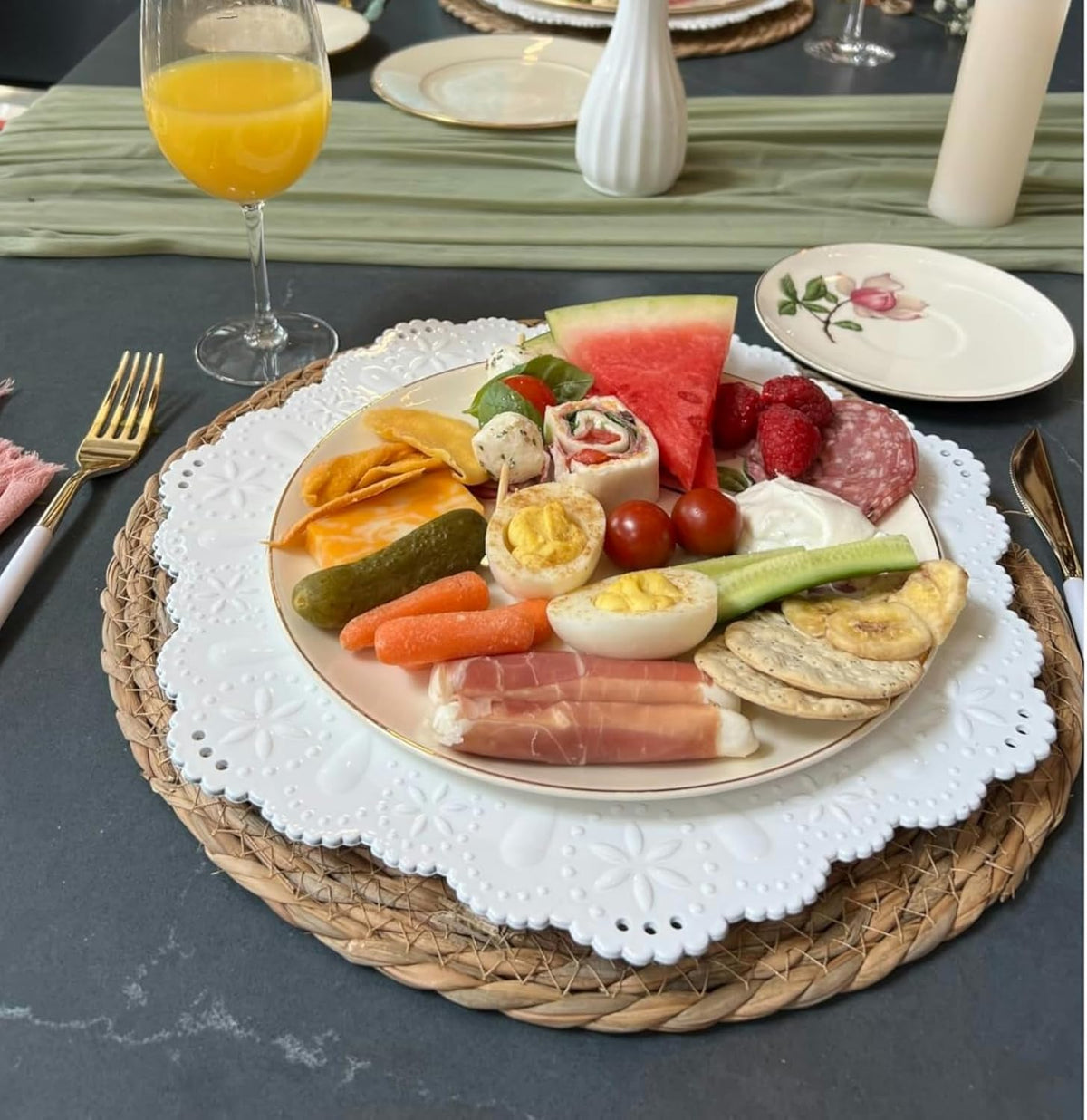 Round Woven Placemats Set of 4, 12" Boho Rattan Placemats Natural Hand-Woven Place Mats Table Decor, Chargers for Dinner Plates, Farmhouse Place Mats, Wicker Table Mats for Dining Table, Home