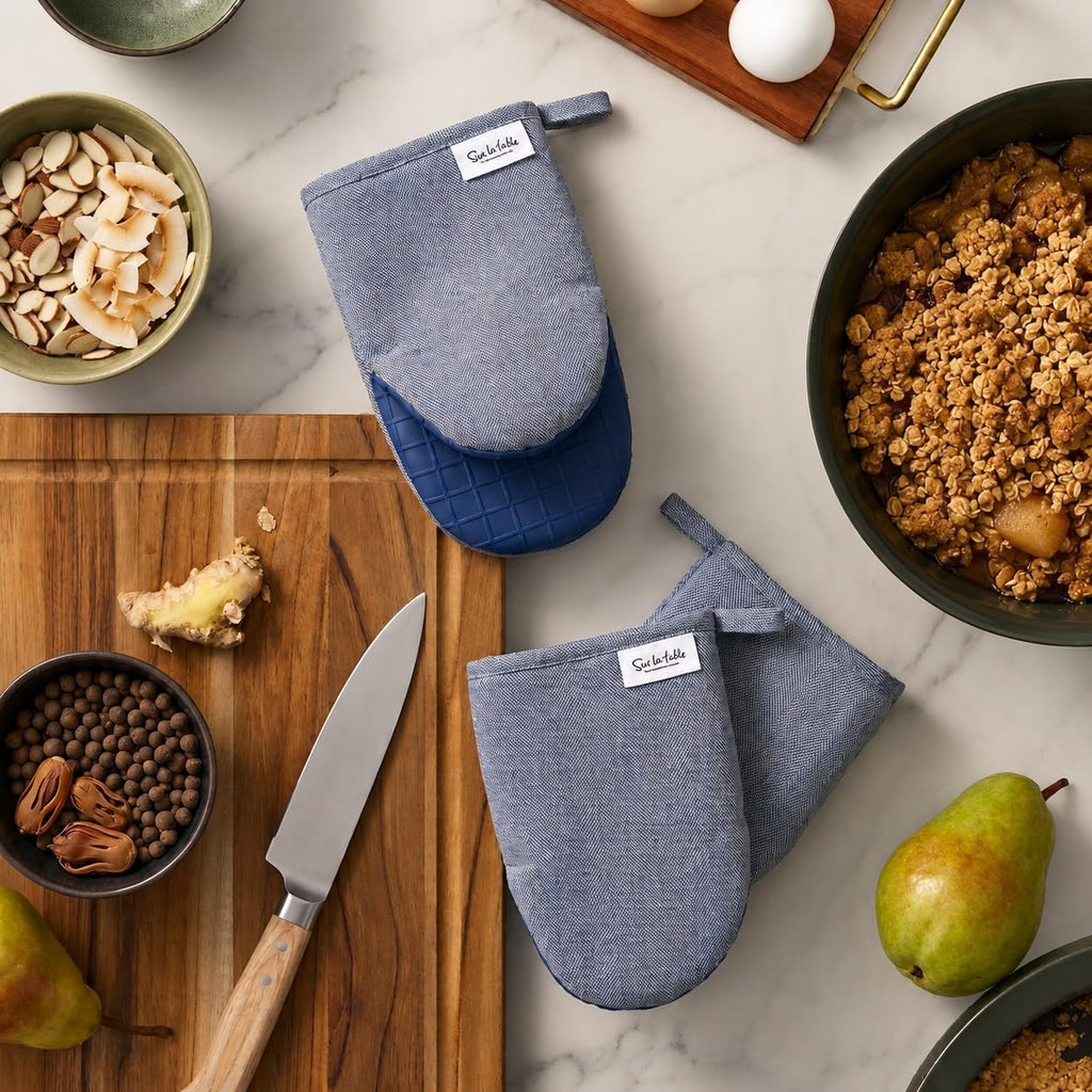 Sur La Table Kitchen Essentials Set of 2 Silicone Mini Oven Mitts, Heat Resistant to 550°F (Navy)