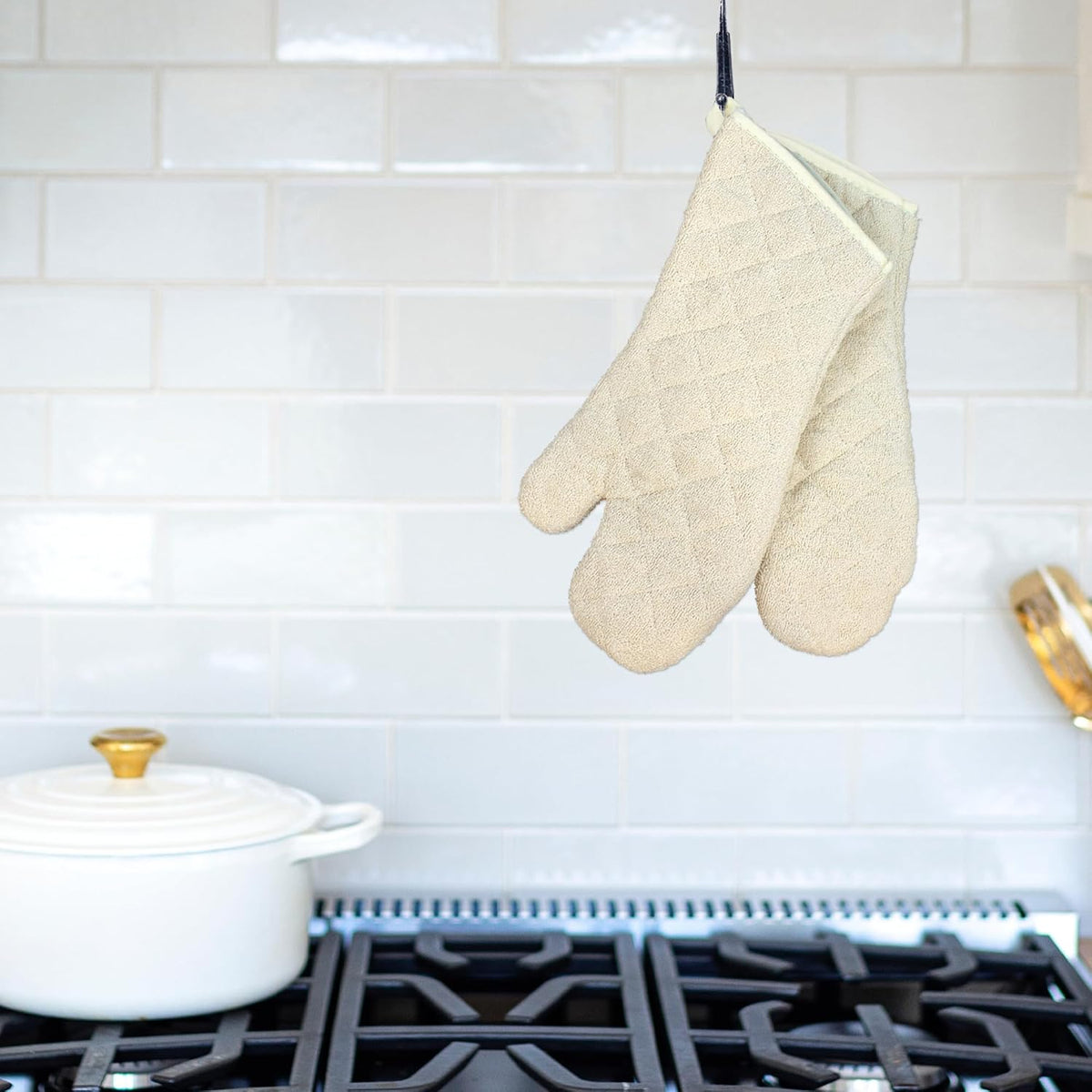 Nouvelle Legende Quilted Cotton Terry Oven Mitts for Baking, BBQ, and Cooking Protection, Heat-Resistant Gloves for Kitchen and Grill, Comfortable Grip, Machine Washable, Reusable, 17-Inch, 1 Pair