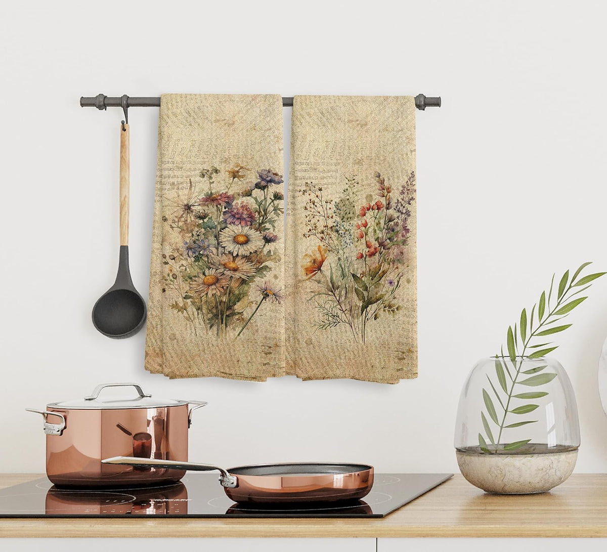 Vintage Floral Kitchen Towels and Dishcloths Set of 2, Vintage Decorative Kitchen Towels, Bouquet Decorative Towels, Retro Wildflower Drying Cloth Hand Towels for Bathroom Kitchen, 16×24 Inches