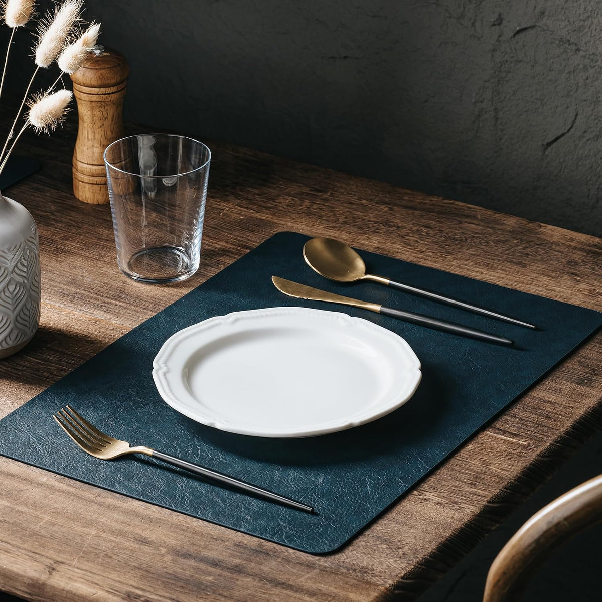 DOLOPL Placemats Set of 6, Reversible Dual-Color Faux Leather Place Mats