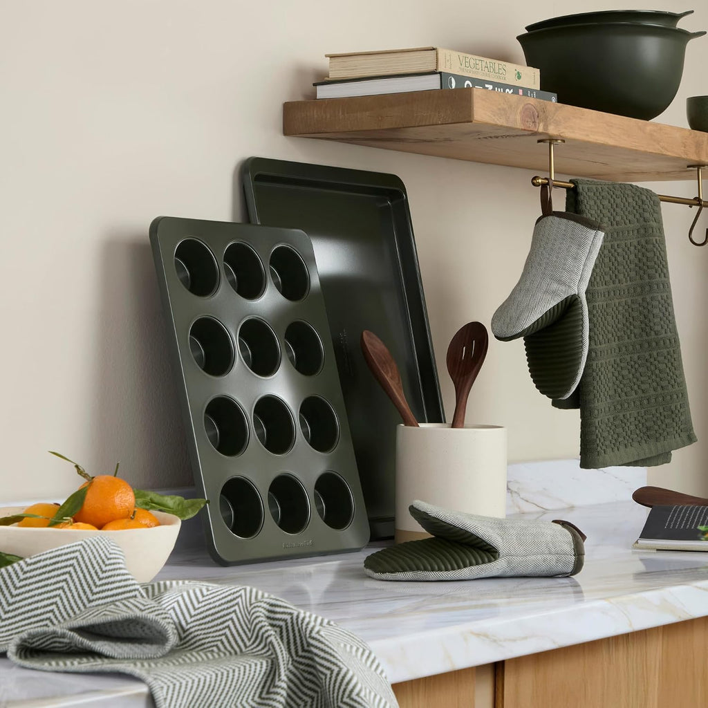 KITCHENAID® Evergreen Design Series Herringbone Ribbed Soft Silicone Mini Oven Mitts 2-Pack Set, Heat Resistant up to 500°F, Flexible & Waterproof, Deep Forest Green, 5.5"x9"