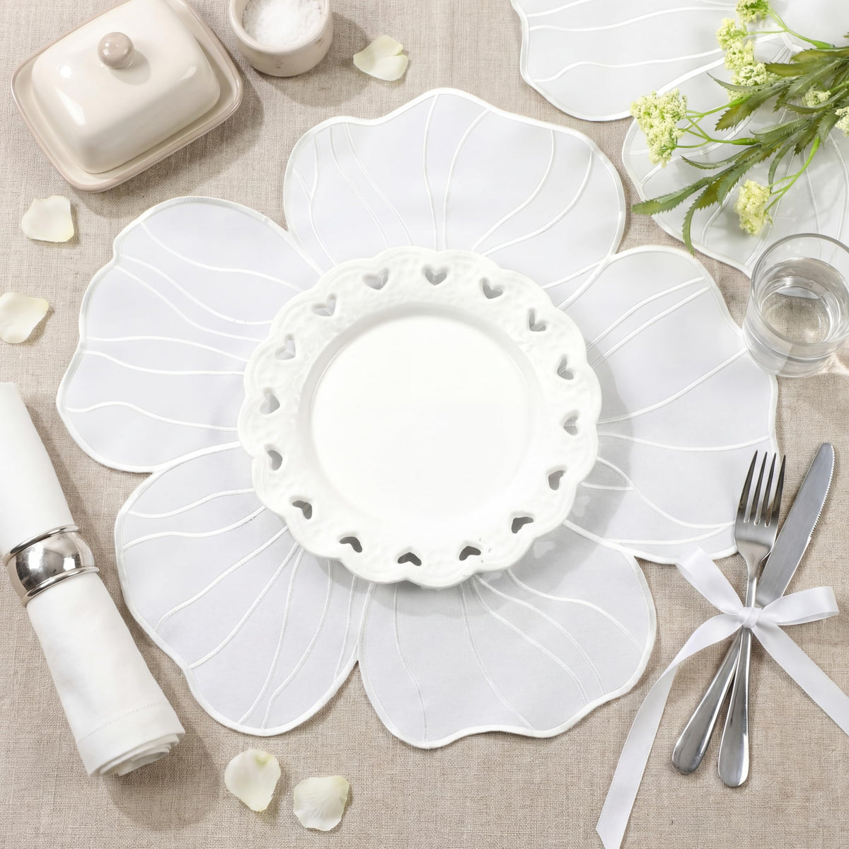 Set of 6 Elegant Floral Placemat 16'' Flower Shaped Place Mat (White)