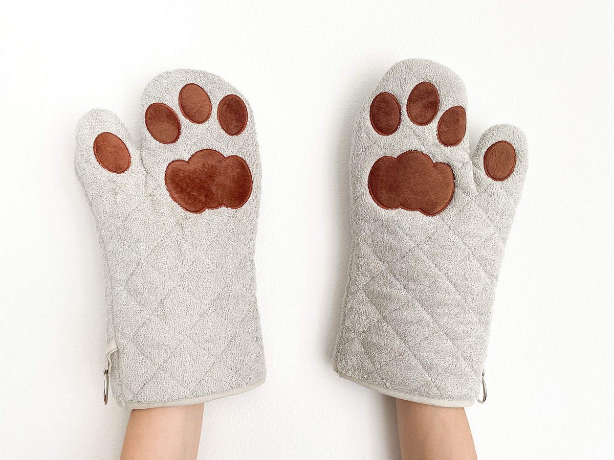 Cricket & Junebug Oven Mitts Cat Paws - White and Pink
